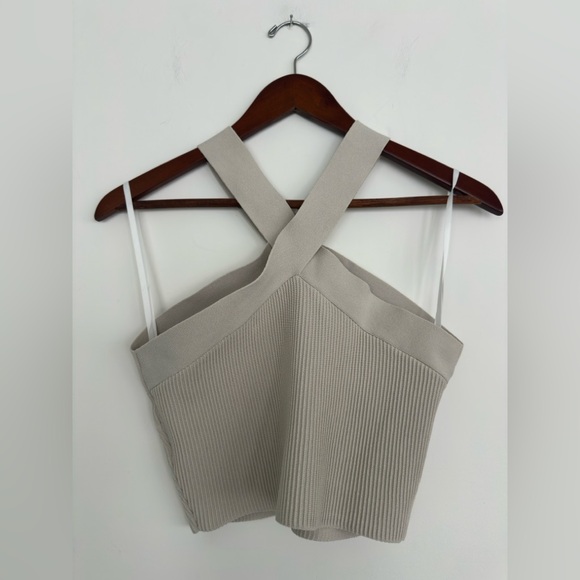 Babaton Sculpt Knit Criss Cross Cropped Tank – Matte Pearl – EUC – Size Large - Picture 3 of 8